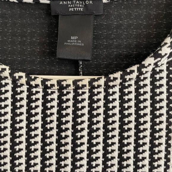 Package of 2 dress shirts like new xxxsize small and medium for $15 - Picture 4 of 4